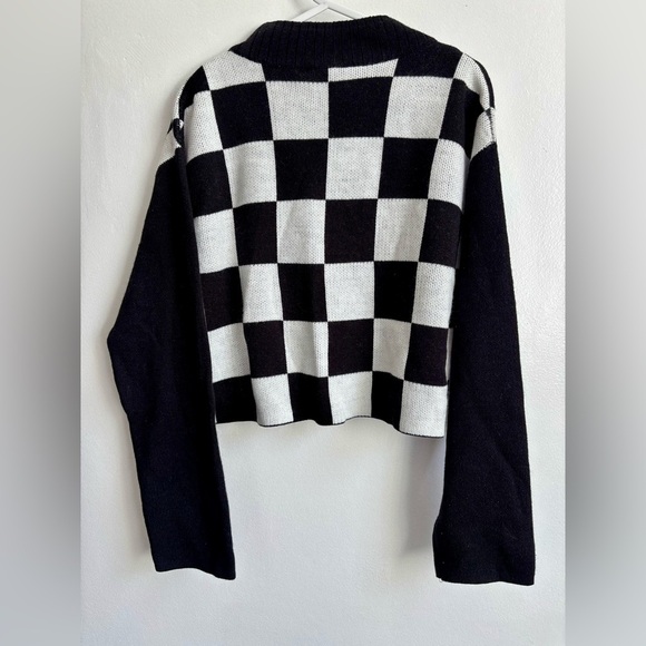 H&M Kids Crop Black and White Knit Sweater - Picture 3 of 6